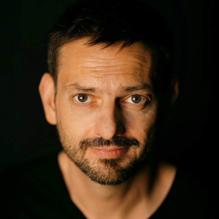 Farbig credit mirko kienle kopie